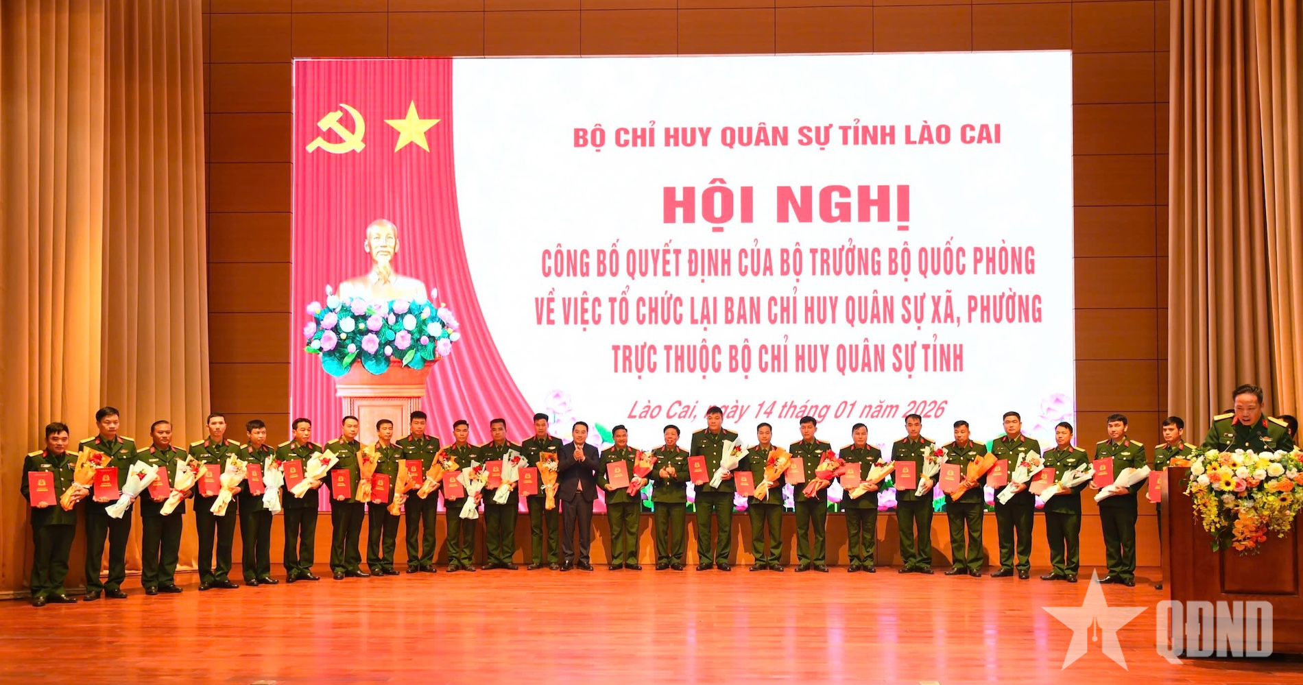 Lào Cai công bố quyết định bổ nhiệm 99 chỉ huy trưởng Ban CHQS xã, phường